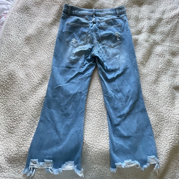 Flare bottom ripped jeans - Picture 2 of 3